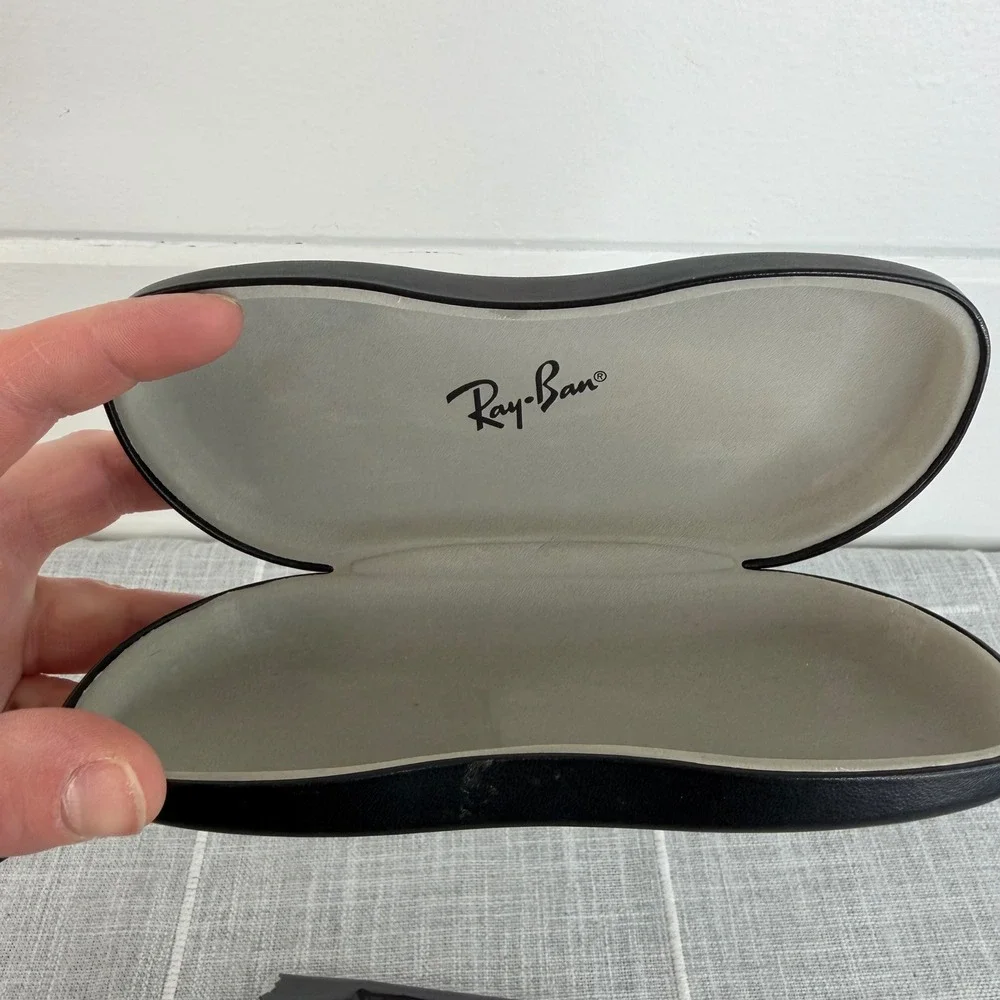 Ray Ban Black Clam‎ Shell Eye Glasses Sunglasses Case with New Lens Wipe